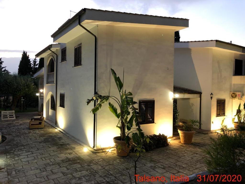 Relais Villa Lama Boutique Hotel טאראנטו מראה חיצוני תמונה